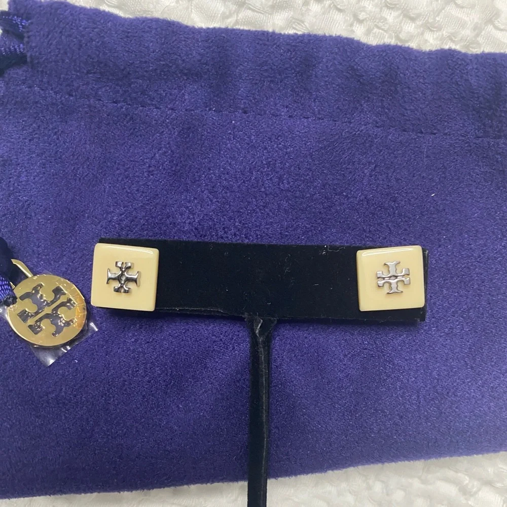 Beautiful NWOT vintage Tory Burch Ivory and Black Logo Earrings - Picture 1 of 2